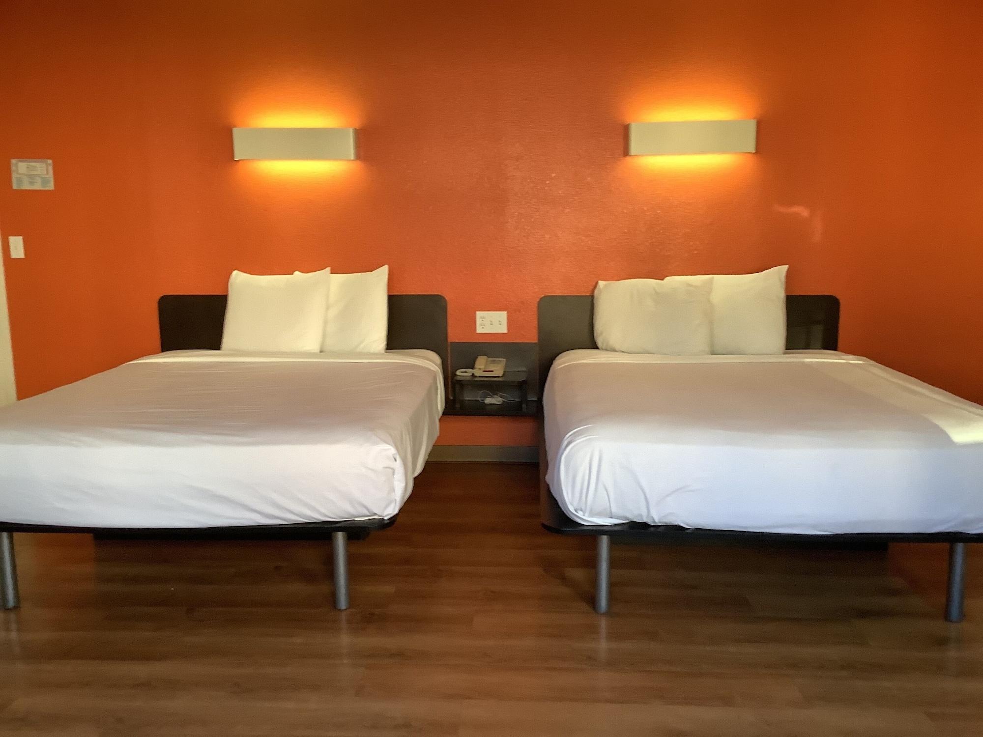 Motel 6-Carlsbad, Ca - Village Zewnętrze zdjęcie