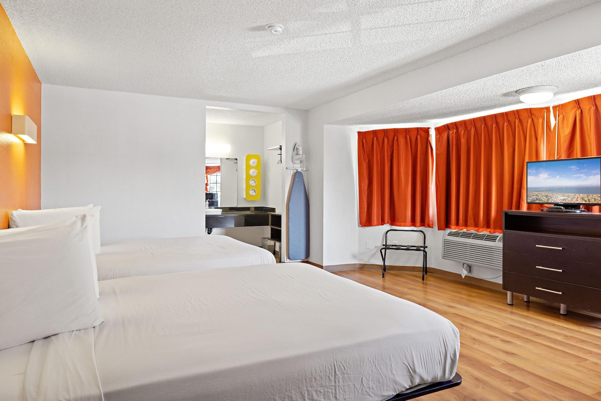 Motel 6-Carlsbad, Ca - Village Zewnętrze zdjęcie