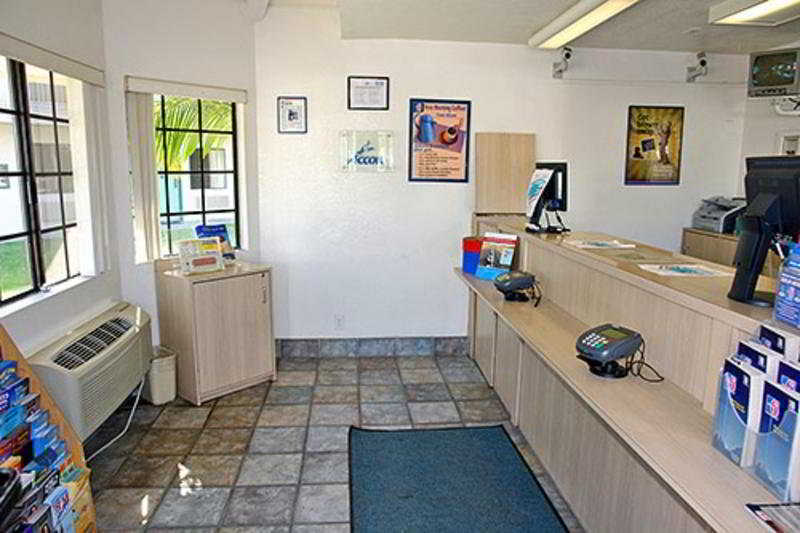 Motel 6-Carlsbad, Ca - Village Zewnętrze zdjęcie