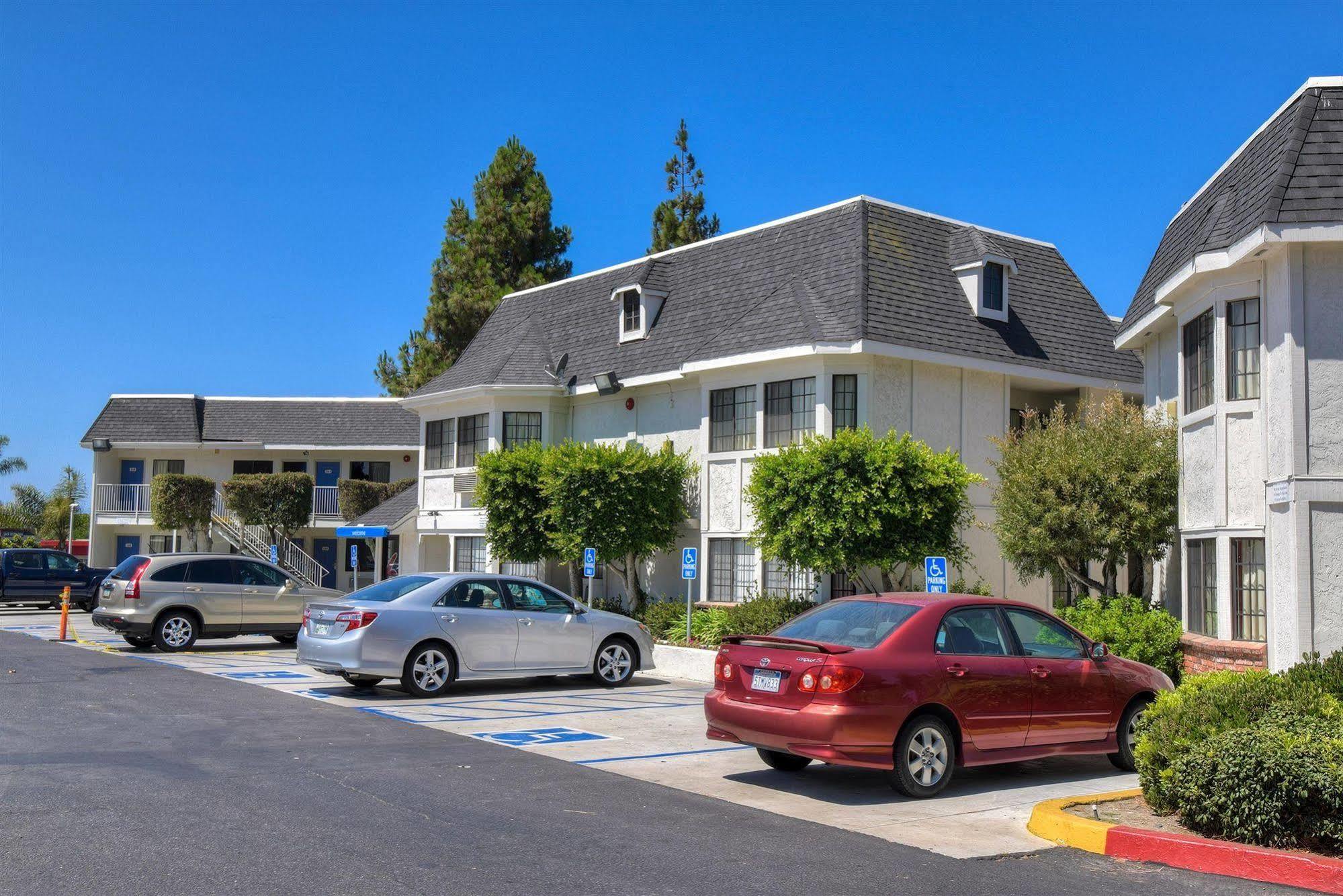 Motel 6-Carlsbad, Ca - Village Zewnętrze zdjęcie