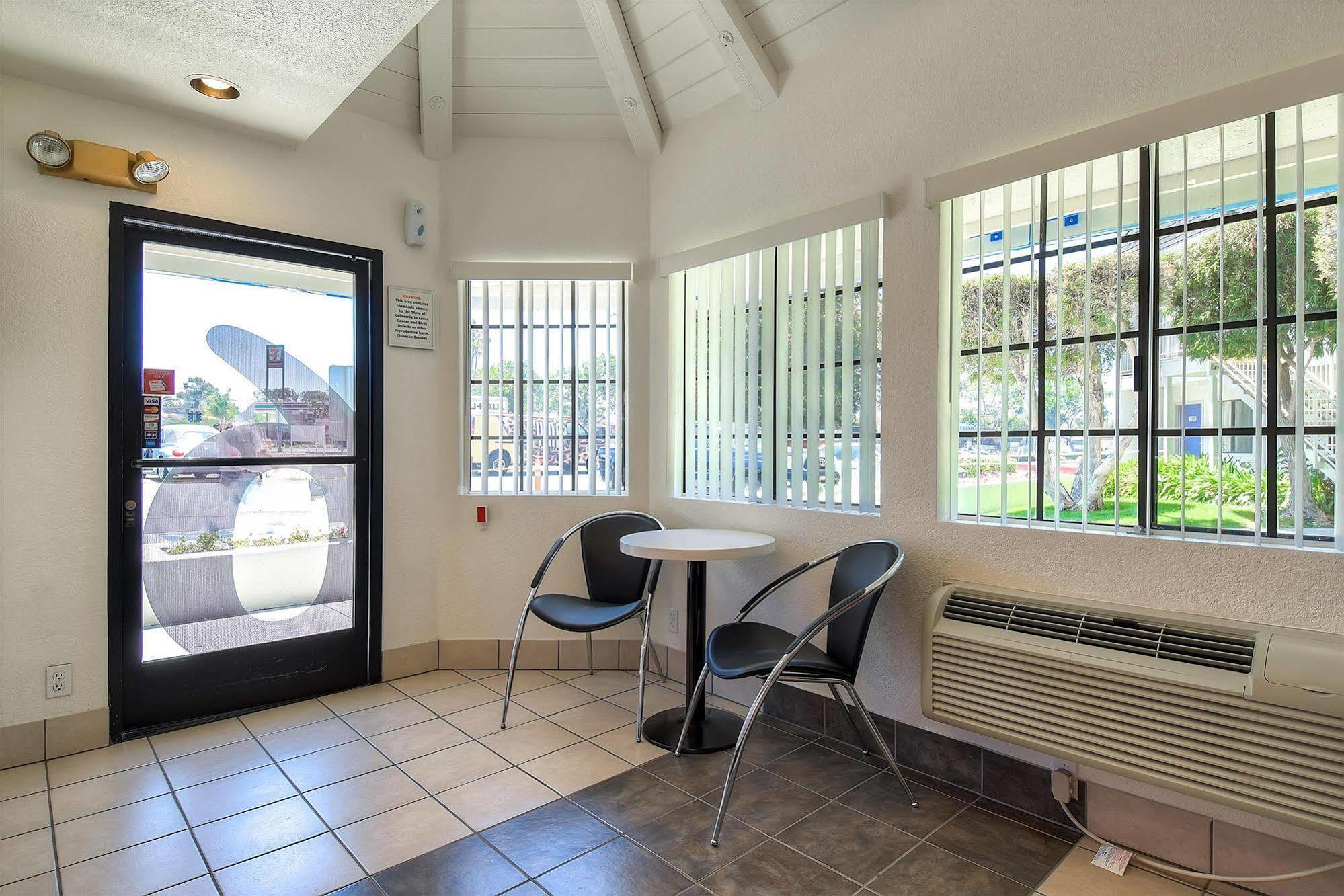 Motel 6-Carlsbad, Ca - Village Zewnętrze zdjęcie