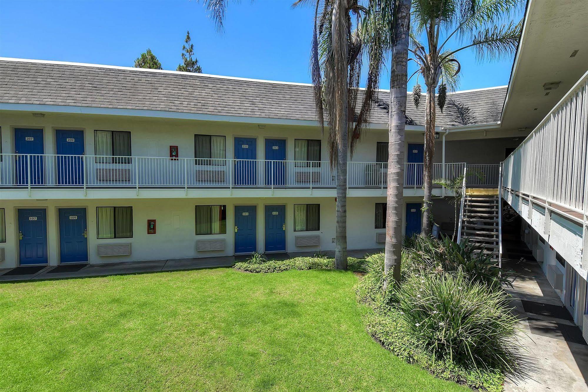Motel 6-Carlsbad, Ca - Village Zewnętrze zdjęcie