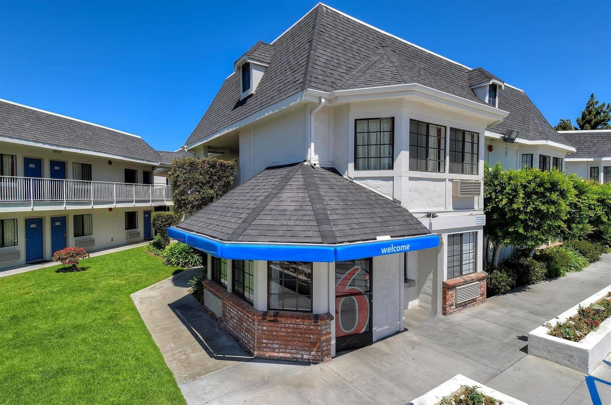 Motel 6-Carlsbad, Ca - Village Zewnętrze zdjęcie