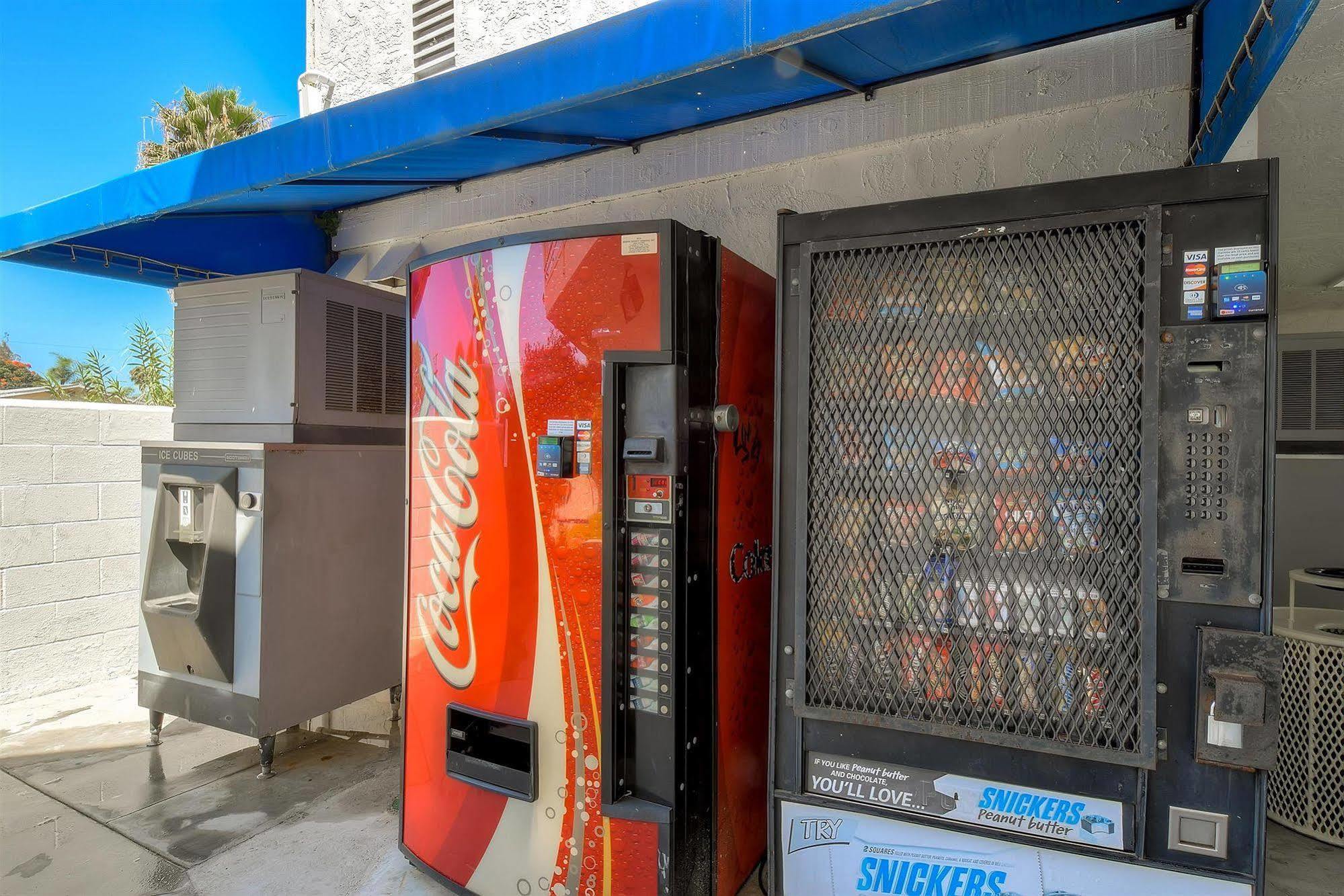 Motel 6-Carlsbad, Ca - Village Zewnętrze zdjęcie